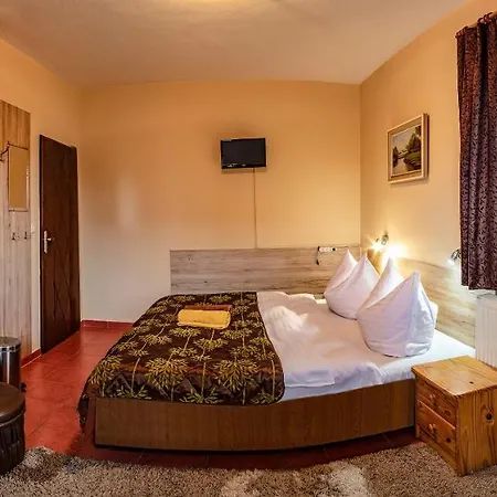 Guest house Veverica 2*
