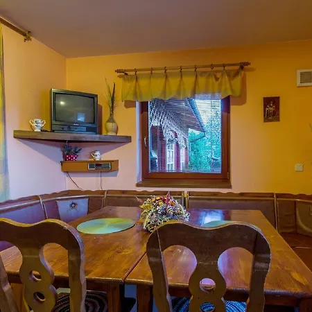 Veverica Гостевой дом Липтовски-Микулаш